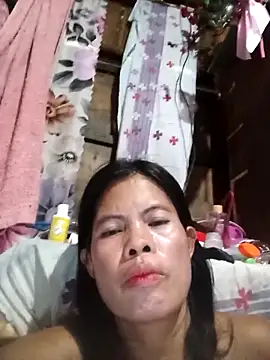 Snapshot of Riding69Girl chatting on September 24, 2025, 5:25 am Riding69Girl online show from September 24, 2025, 5:25 am