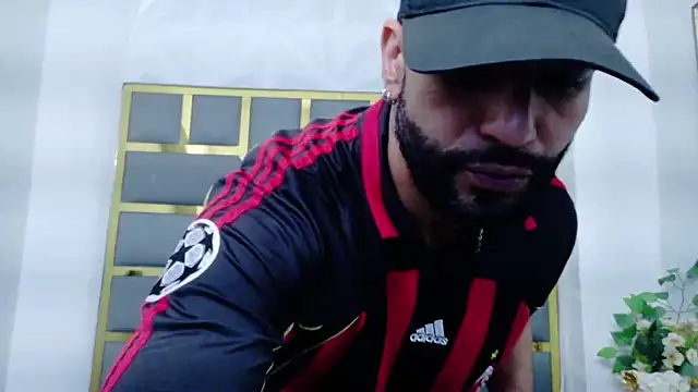 yorbymaxx online show from December 17, 2025, 2:11 pm