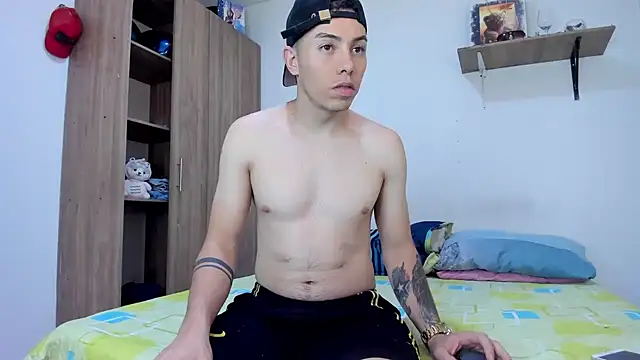 Snapshot of martin_and_samantha chatting on September 24, 2025, 6:53 am martin and samantha online show from September 24, 2025, 6:53 am