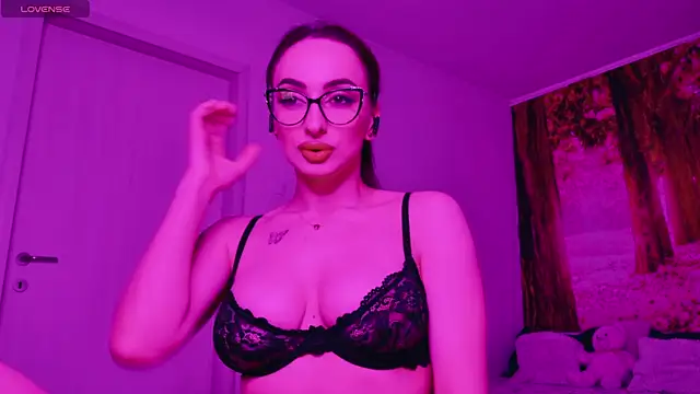 AuraPure online show from September 24, 2025, 11:10 pm