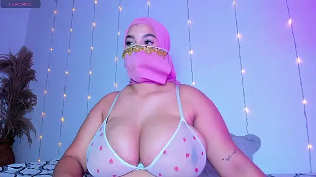 Snapshot of yasmin_rahal chatting on January 10, 2026, 9:10 pm yasmin rahal online show from January 10, 2026, 9:10 pm