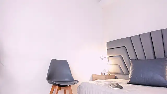 Maia 520 online show from November 18, 2025, 6:55 pm