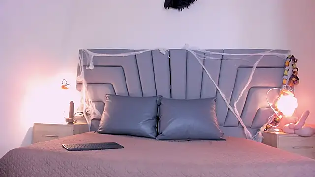 Maia 520 online show from November 7, 2025, 6:23 pm