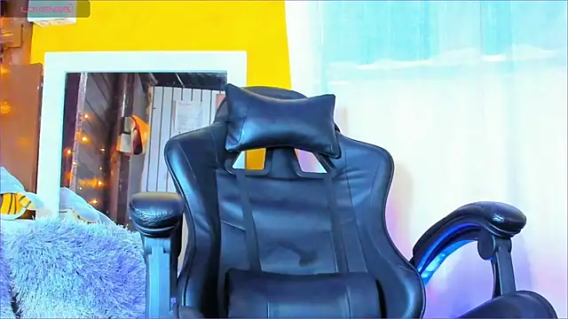 Snapshot of Alex_bigcock11_ chatting on January 31, 2026, 7:12 pm Alex bigcock11 online show from January 31, 2026, 7:12 pm