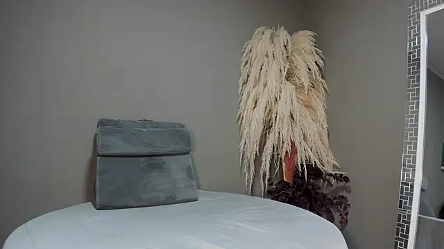 sienna glow online show from October 10, 2025, 12:17 pm