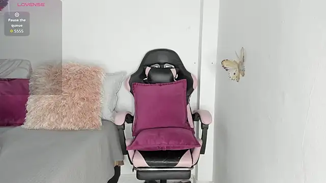 mari-ross online show from April 10, 2026, 2:07 am