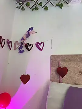 Snapshot of kendra_smiitch chatting on February 17, 2026, 3:37 am kendra smiitch online show from February 17, 2026, 3:37 am