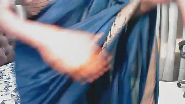 elize   online show from November 17, 2025, 3:21 am