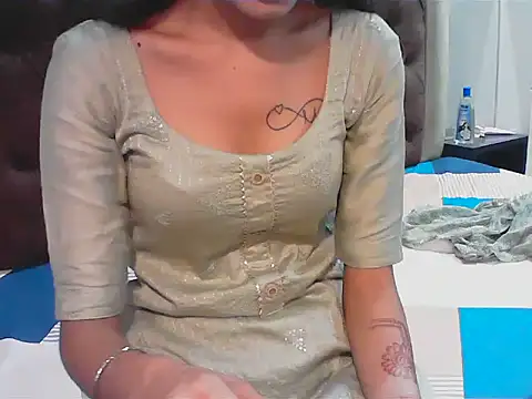 Snapshot of elize__ chatting on September 29, 2025, 4:19 am elize online show from September 29, 2025, 4:19 am