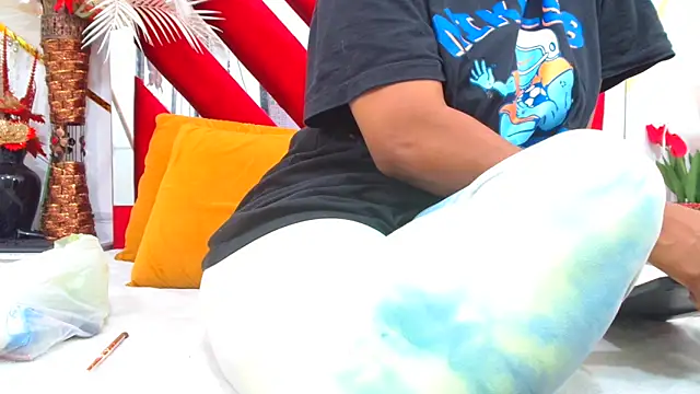 AmbarSmit online show from November 29, 2025, 7:58 pm