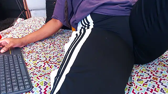 Snapshot of AmbarSmit chatting on June 27, 2026, 3:34 am AmbarSmit online show from June 27, 2026, 3:34 am
