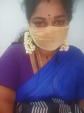 Snapshot of Rojaa009 chatting on October 7, 2025, 8:10 pm Rojaa009 online show from October 7, 2025, 8:10 pm