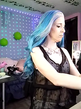 Purple2StayThnxx online show from April 3, 2026, 12:33 pm