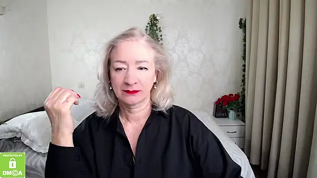 hunters woman online show from March 2, 2026, 7:48 am