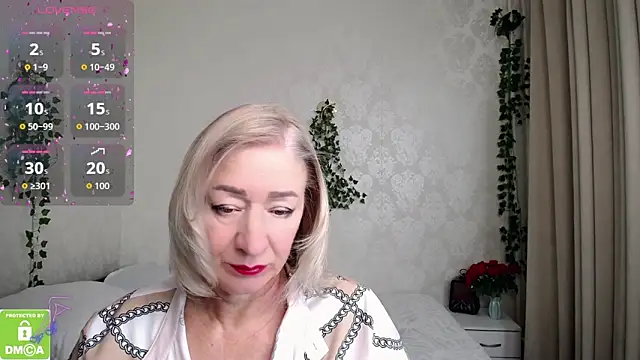 hunters woman online show from November 6, 2025, 1:59 pm