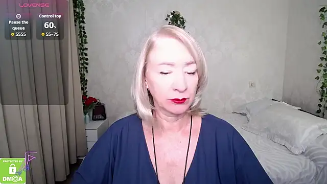 hunters woman online show from September 10, 2025, 3:33 pm