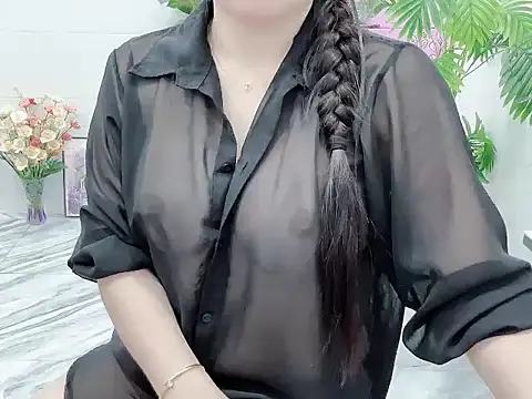 Lyly-2k5 online show from January 19, 2026, 1:37 pm