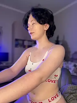 Snapshot of RinaShy chatting on December 15, 2025, 5:13 am RinaShy online show from December 15, 2025, 5:13 am