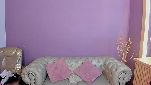 milavega  online show from October 26, 2025, 11:54 am