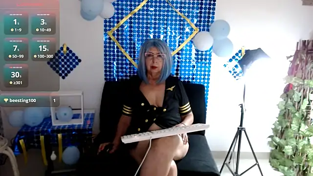 Snapshot of ruth_blue21 chatting on October 7, 2025, 4:13 am ruth blue21 online show from October 7, 2025, 4:13 am