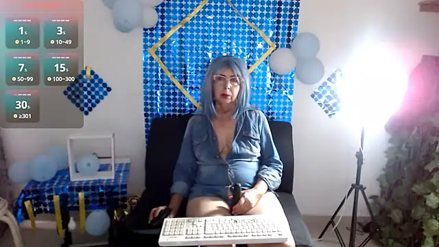 Snapshot of ruth_blue21 chatting on October 9, 2025, 7:58 pm ruth blue21 online show from October 9, 2025, 7:58 pm