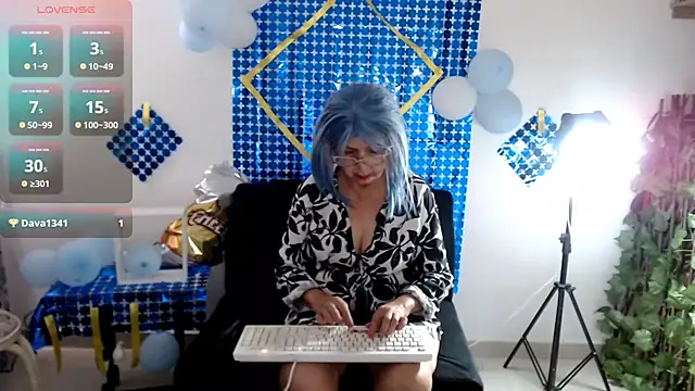 Snapshot of ruth_blue21 chatting on October 5, 2025, 4:31 pm ruth blue21 online show from October 5, 2025, 4:31 pm