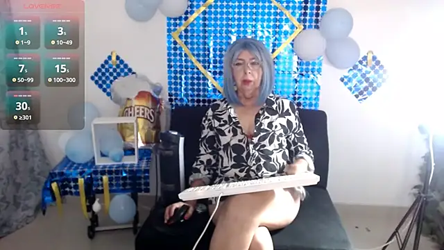 Snapshot of ruth_blue21 chatting on September 23, 2025, 12:45 pm ruth blue21 online show from September 23, 2025, 12:45 pm