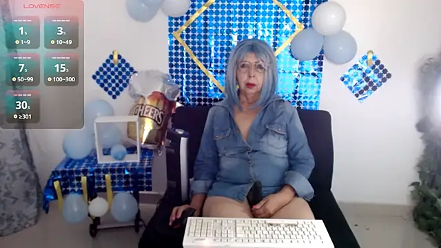 Snapshot of ruth_blue21 chatting on September 22, 2025, 2:45 pm ruth blue21 online show from September 22, 2025, 2:45 pm