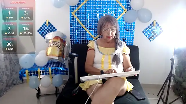 Snapshot of ruth_blue21 chatting on September 21, 2025, 6:13 pm ruth blue21 online show from September 21, 2025, 6:13 pm
