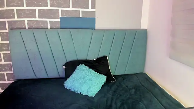 Snapshot of little_annee chatting on September 14, 2025, 11:38 pm little annee online show from September 14, 2025, 11:38 pm