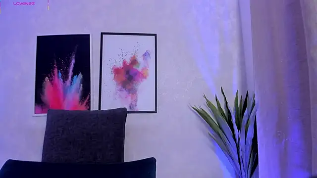 Snapshot of Keira_Corleone chatting on November 22, 2025, 9:35 pm Keira Corleone online show from November 22, 2025, 9:35 pm