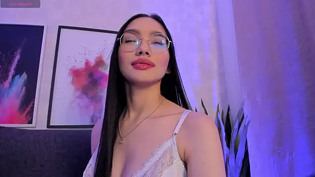 Snapshot of Keira_Corleone chatting on November 21, 2025, 9:36 pm Keira Corleone online show from November 21, 2025, 9:36 pm