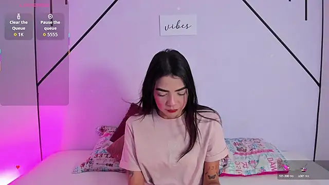 MiahCornell  online show from December 16, 2025, 7:29 pm