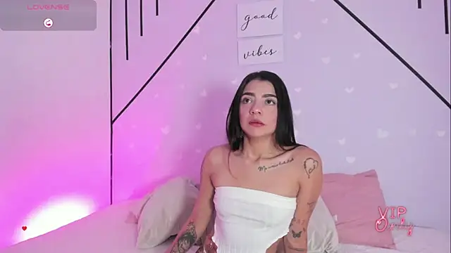 Snapshot of MiahCornell_ chatting on February 12, 2026, 7:35 pm MiahCornell online show from February 12, 2026, 7:35 pm