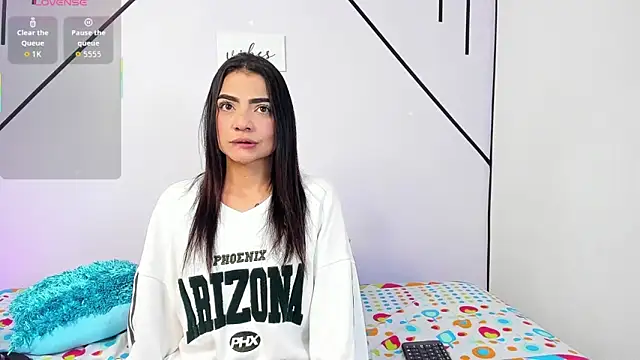 MiahCornell  online show from December 3, 2025, 7:57 pm