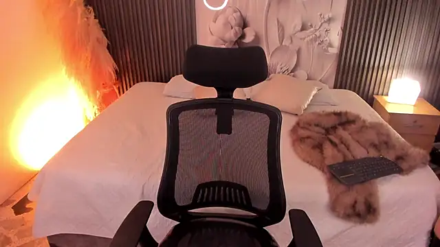 Maxxxine1 online show from March 8, 2026, 12:05 am