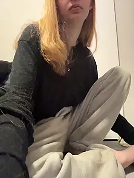 SeccySerena online show from February 10, 2026, 3:33 pm