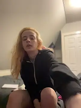 SeccySerena online show from April 16, 2026, 10:23 pm