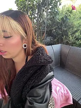 Snapshot of Sallem_Pink chatting on November 27, 2025, 11:21 am Sallem Pink online show from November 27, 2025, 11:21 am