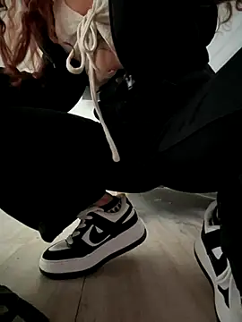 Snapshot of Sallem_Pink chatting on November 5, 2025, 11:46 am Sallem Pink online show from November 5, 2025, 11:46 am