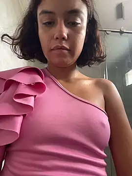 Snapshot of TamaraMera chatting on July 16, 2026, 5:10 pm TamaraMera online show from July 16, 2026, 5:10 pm