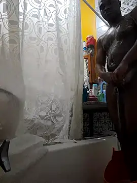 Moet Chandon online show from September 22, 2025, 11:49 am