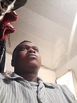 Moet Chandon online show from September 24, 2025, 1:50 pm