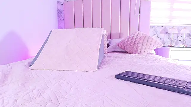 Snapshot of cataleya_ebony_ chatting on November 7, 2025, 7:18 pm cataleya ebony online show from November 7, 2025, 7:18 pm