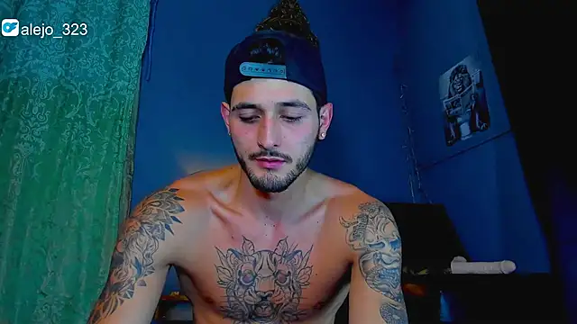 Snapshot of alejo__323__ chatting on February 23, 2026, 2:24 am alejo 323 online show from February 23, 2026, 2:24 am