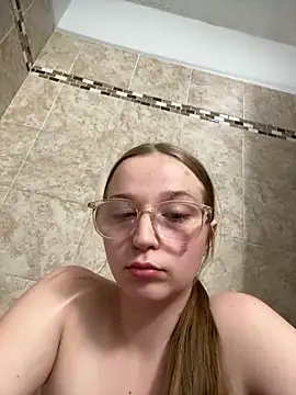 hannahtopretty online show from December 22, 2025, 5:07 am