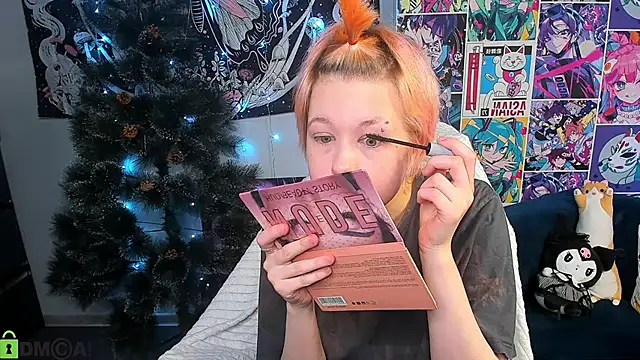 Snapshot of CarolineRichter chatting on December 21, 2025, 7:04 pm CarolineRichter online show from December 21, 2025, 7:04 pm