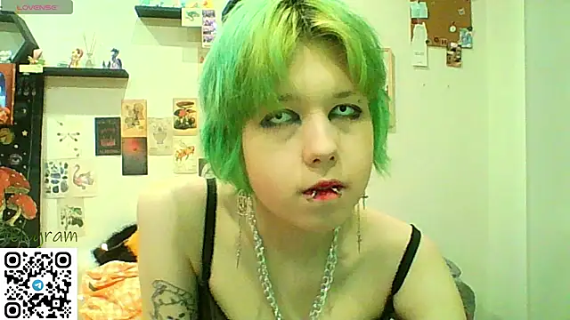 Snapshot of CarolineRichter chatting on February 9, 2026, 1:36 am CarolineRichter online show from February 9, 2026, 1:36 am