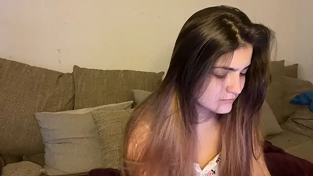 Snapshot of Vivalenti_Kiss chatting on November 10, 2025, 12:32 pm Vivalenti Kiss online show from November 10, 2025, 12:32 pm