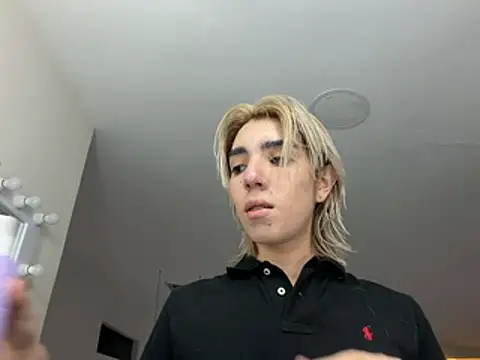 Snapshot of Noah_Bells chatting on May 12, 2026, 1:06 pm Noah Bells online show from May 12, 2026, 1:06 pm